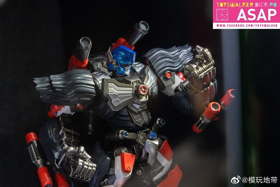 Flame Toys Furai Action Optimus Primal  (2 of 6)